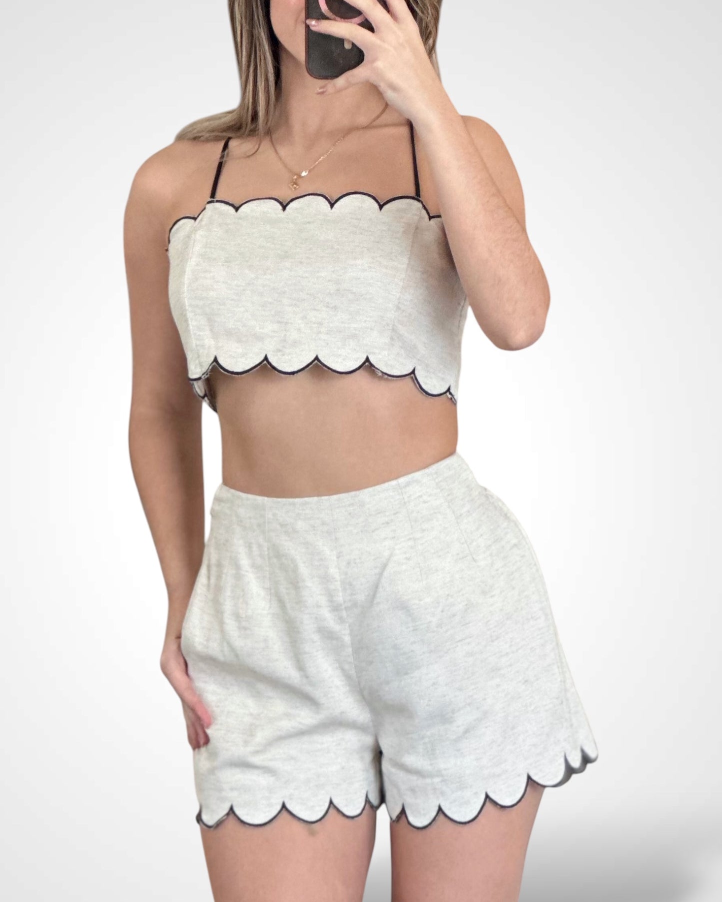 CONTRAST SCALLOP EDGE CROP TOP AND SHORTS SET