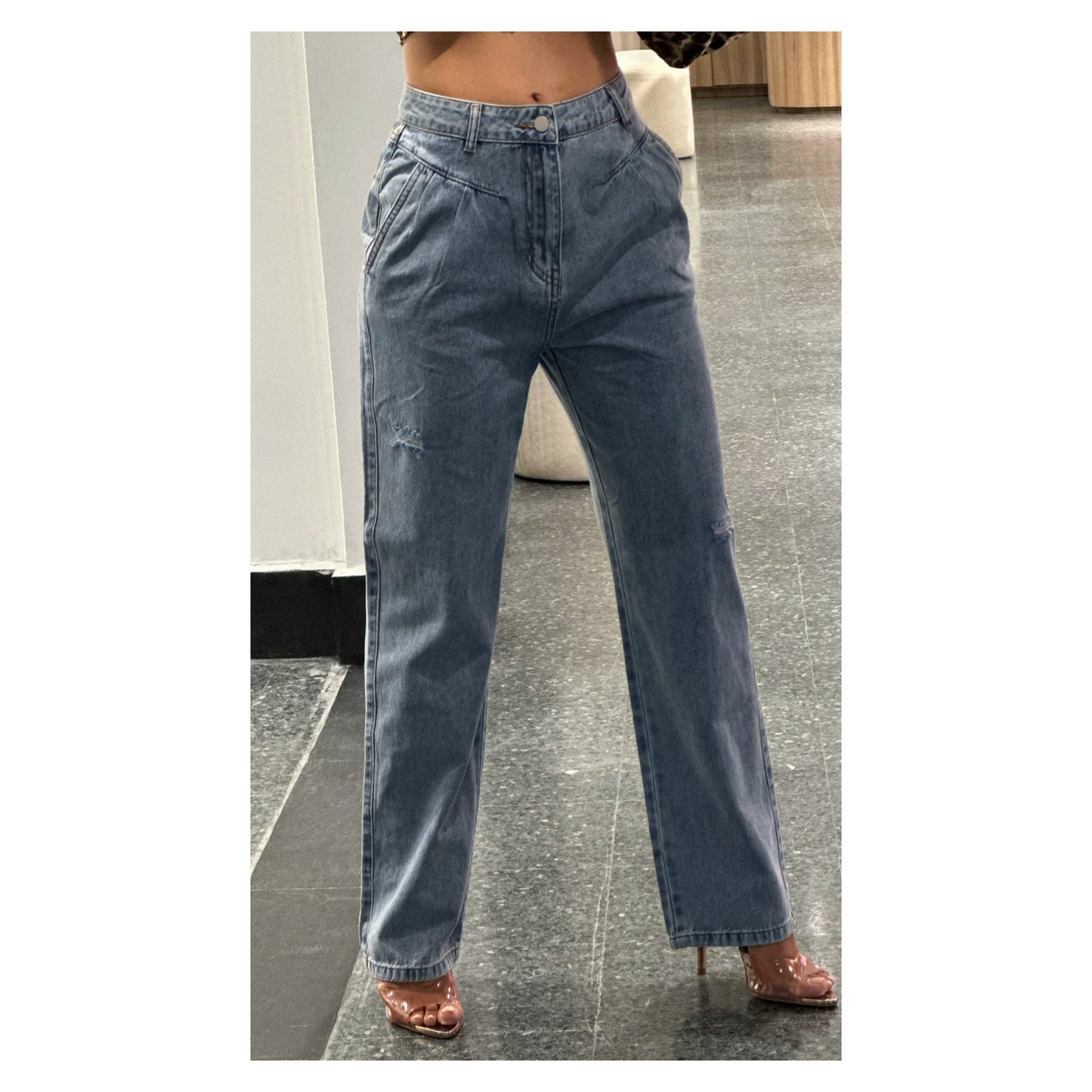 PLEATED HIGH RISE STRAIGHT LEG JEANS