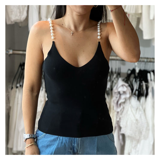 BALCK KNITTED CROP TOP WITH PEARL STRAP