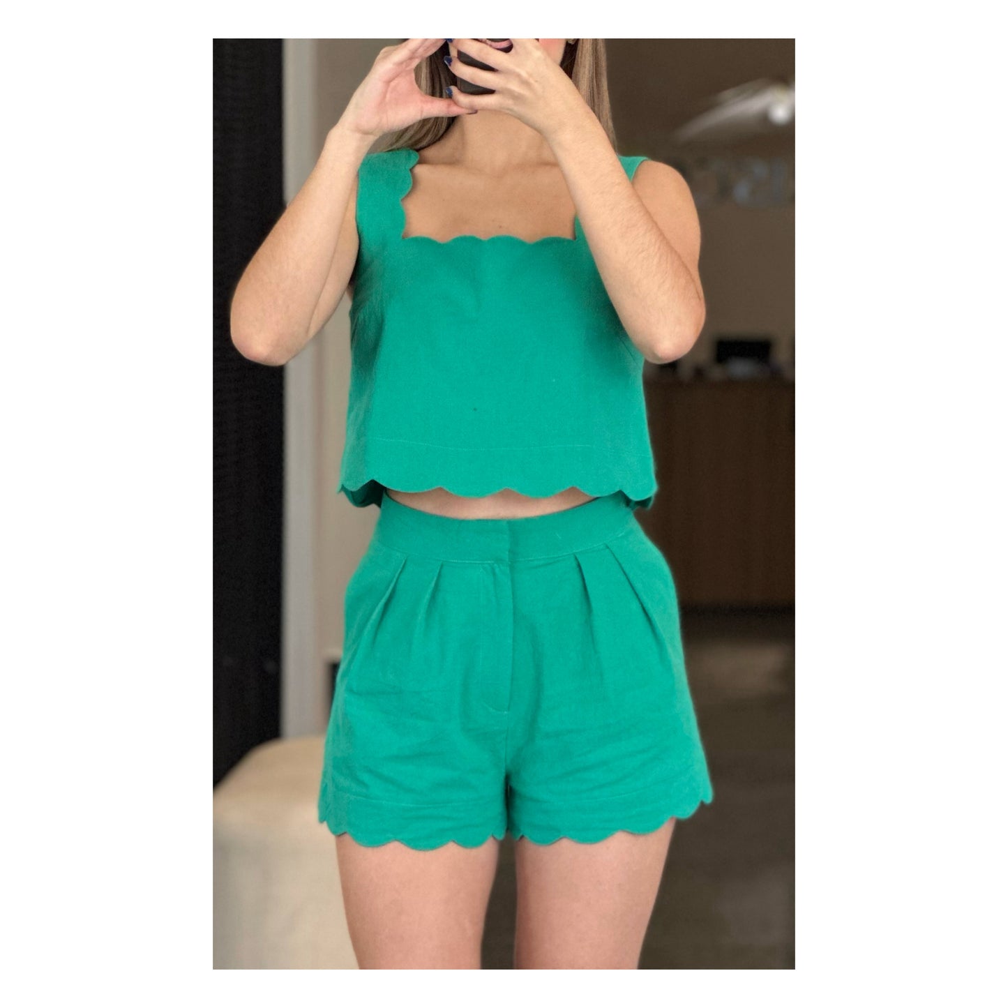 SCALLOPED EDGE HIGH WAISTED SHORTS W/ PLEATS