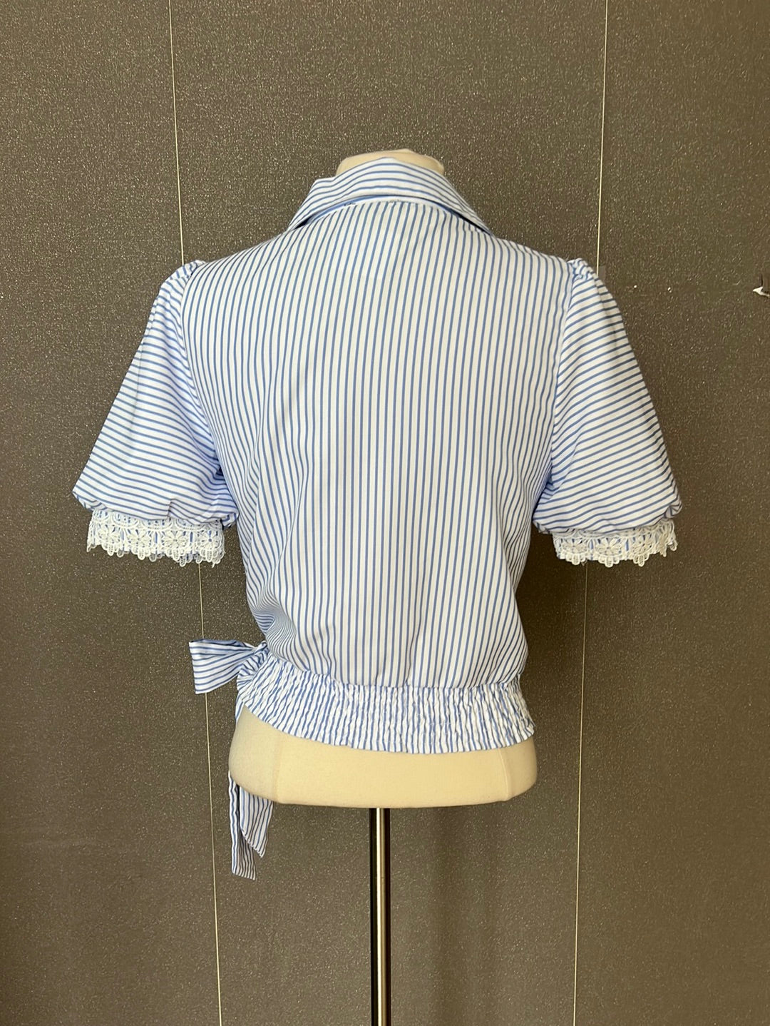 BLUE AND WHITE STRIPES BLOUSE