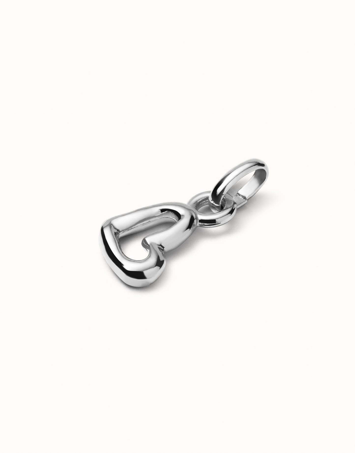 Uno de 50 Sterling silver-plated heart-shaped charm.