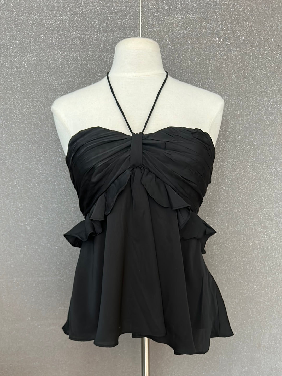FRONT RUFFLE BLACK TOP