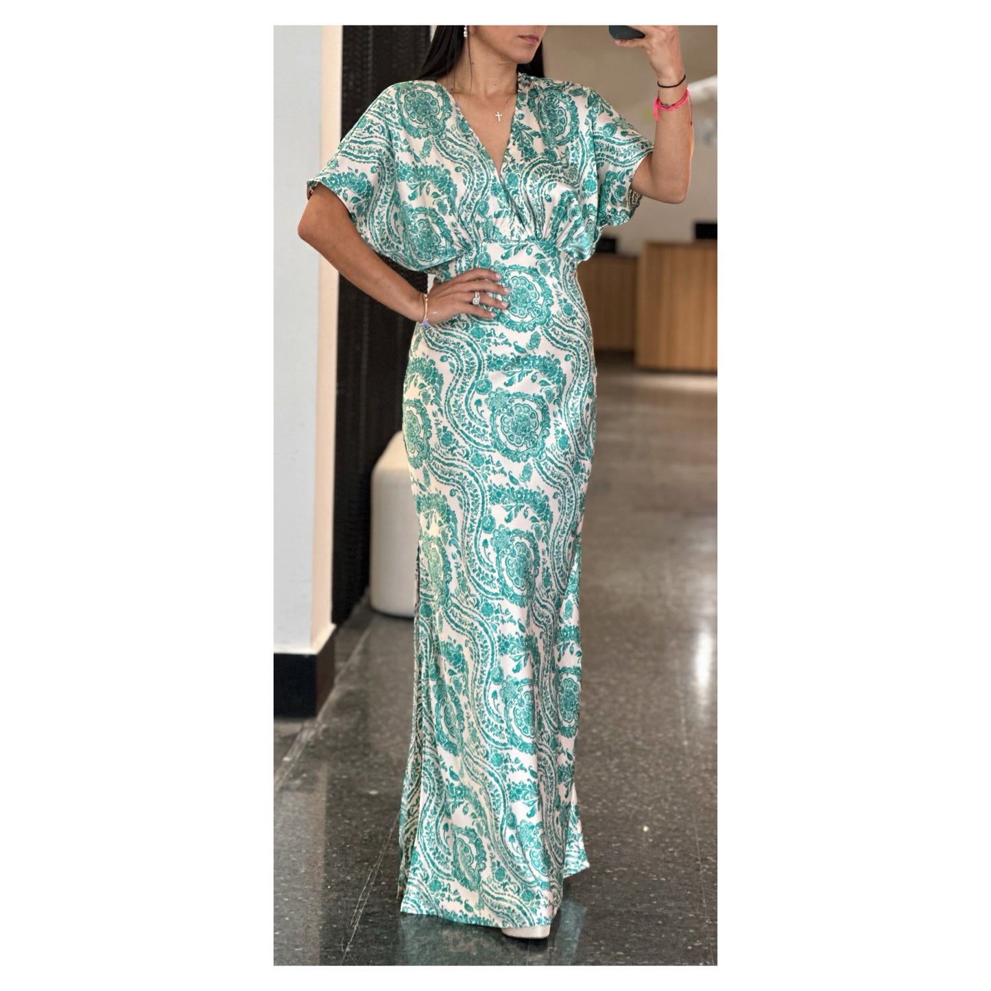 V-NECK SHORT DOLMAN SLEEVE MAXI DRESS