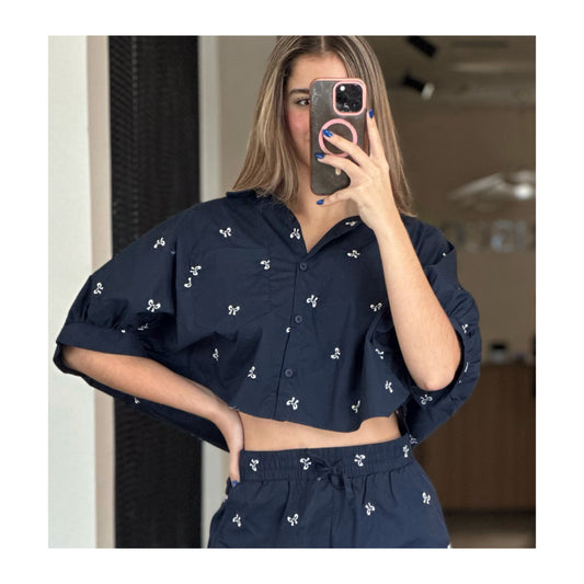 BOW EMBROIDERED POPLIN CROPPED BOXY SHIRT