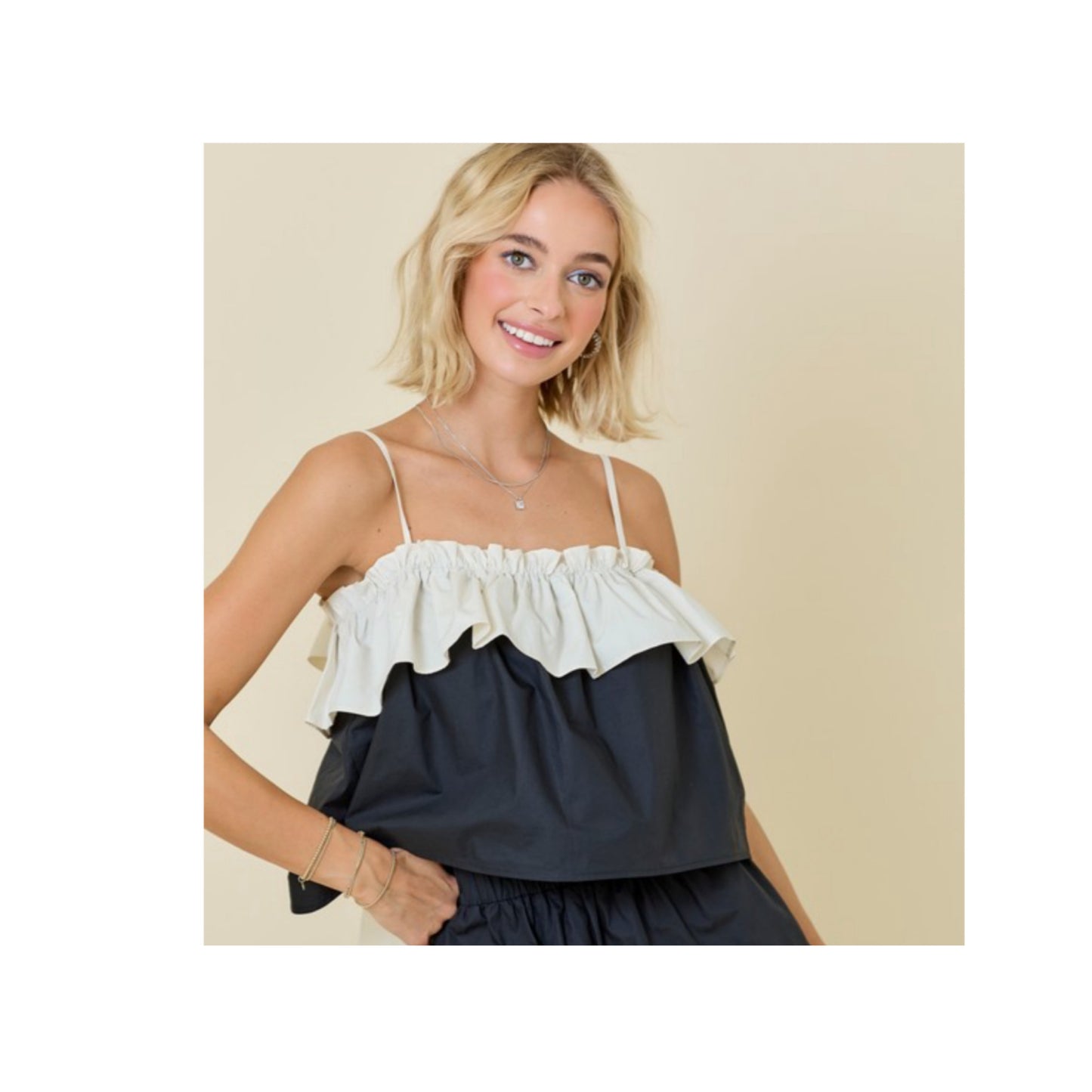 CONTRAST POPLIN RUFFLE TOP W/ CONTRAST TIE AT BACK