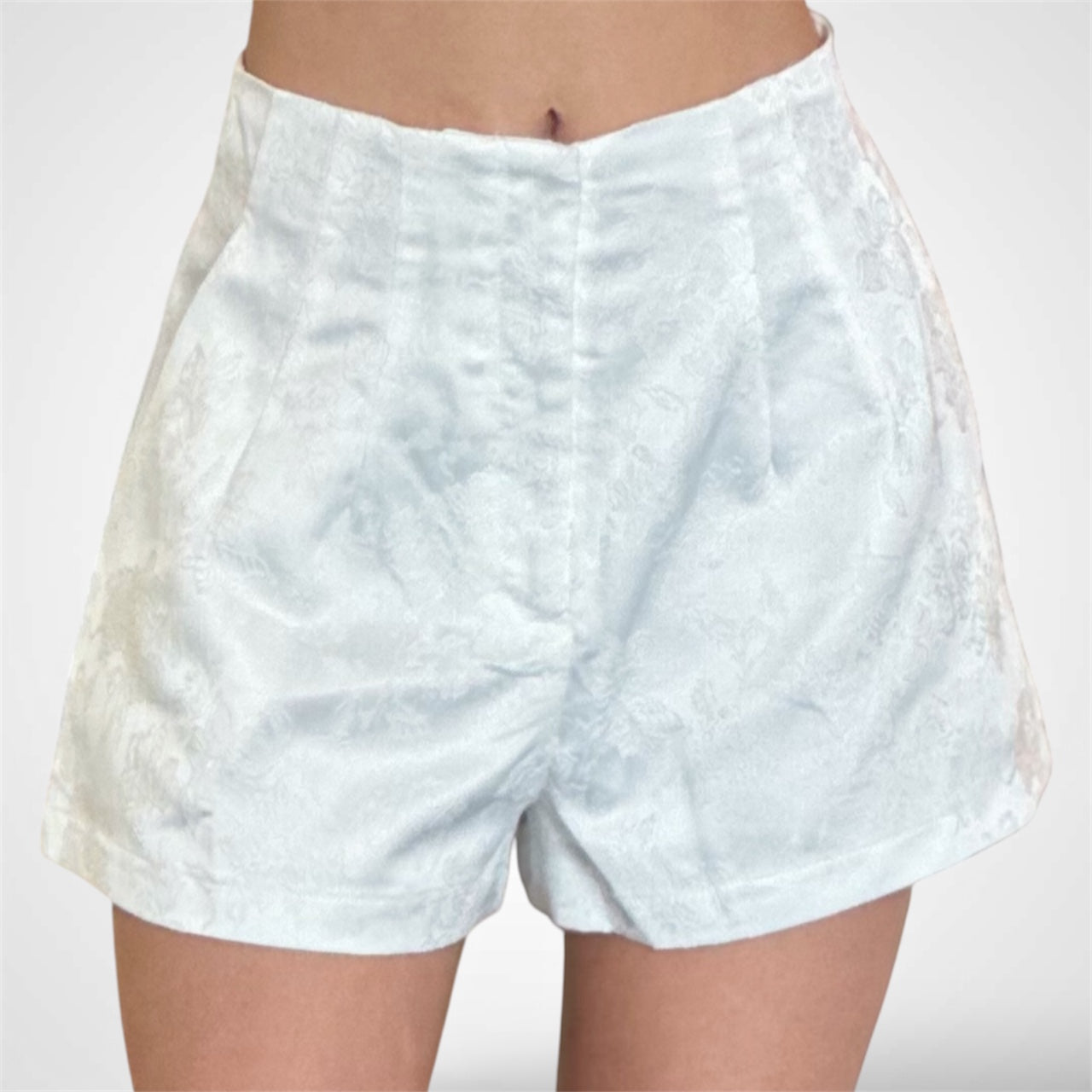 White Detail Casual Short