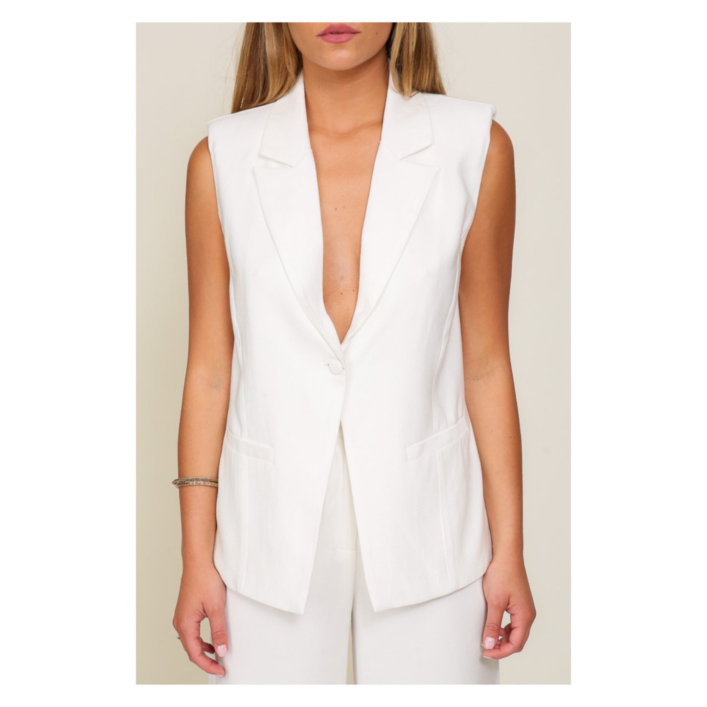 Notch lapel one button vest