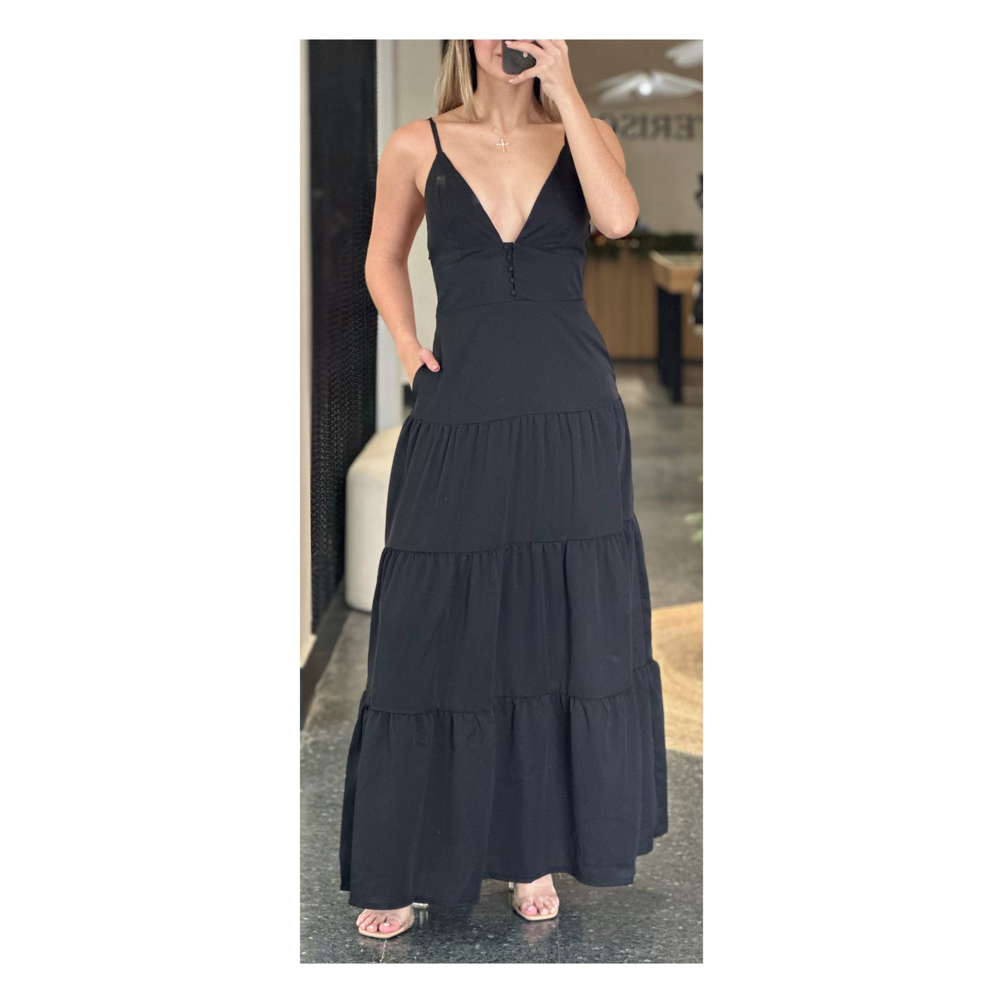 SLEEVELESS V-NECK TIERED MAXI DRESS