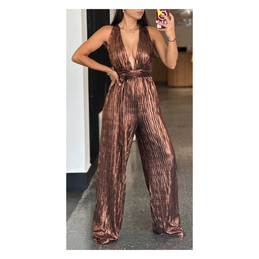 WIDE LEG BACK-BARRING DETAIL JUMPSUIT