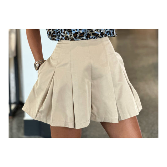 PLEATED SHORT