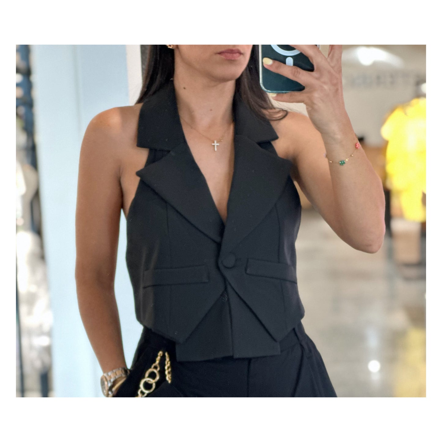 BLACK COLLAR VEST OPEN BACK