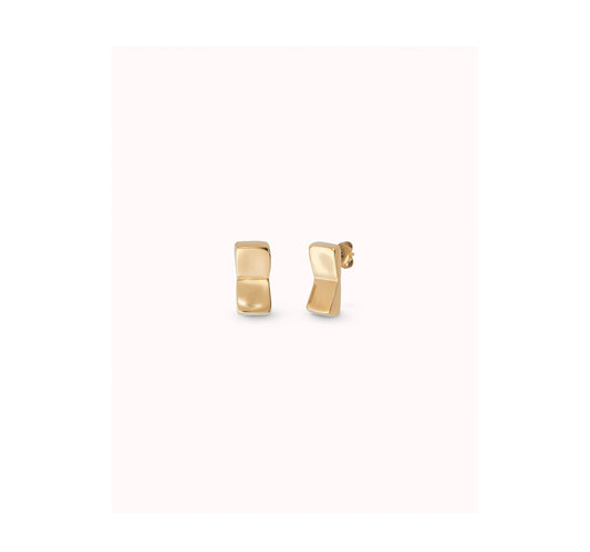 UNO D 50-Pendientes bañados en oro 18k con forma rectangular