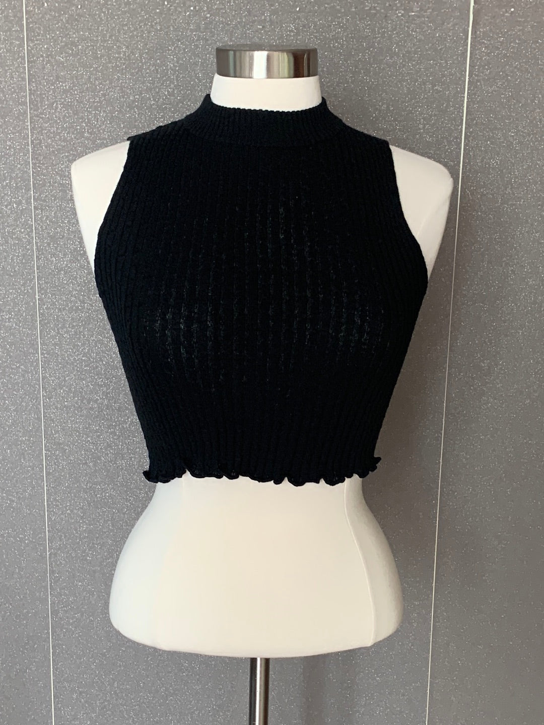 TURTLE NECK SLEEVELESS TOP