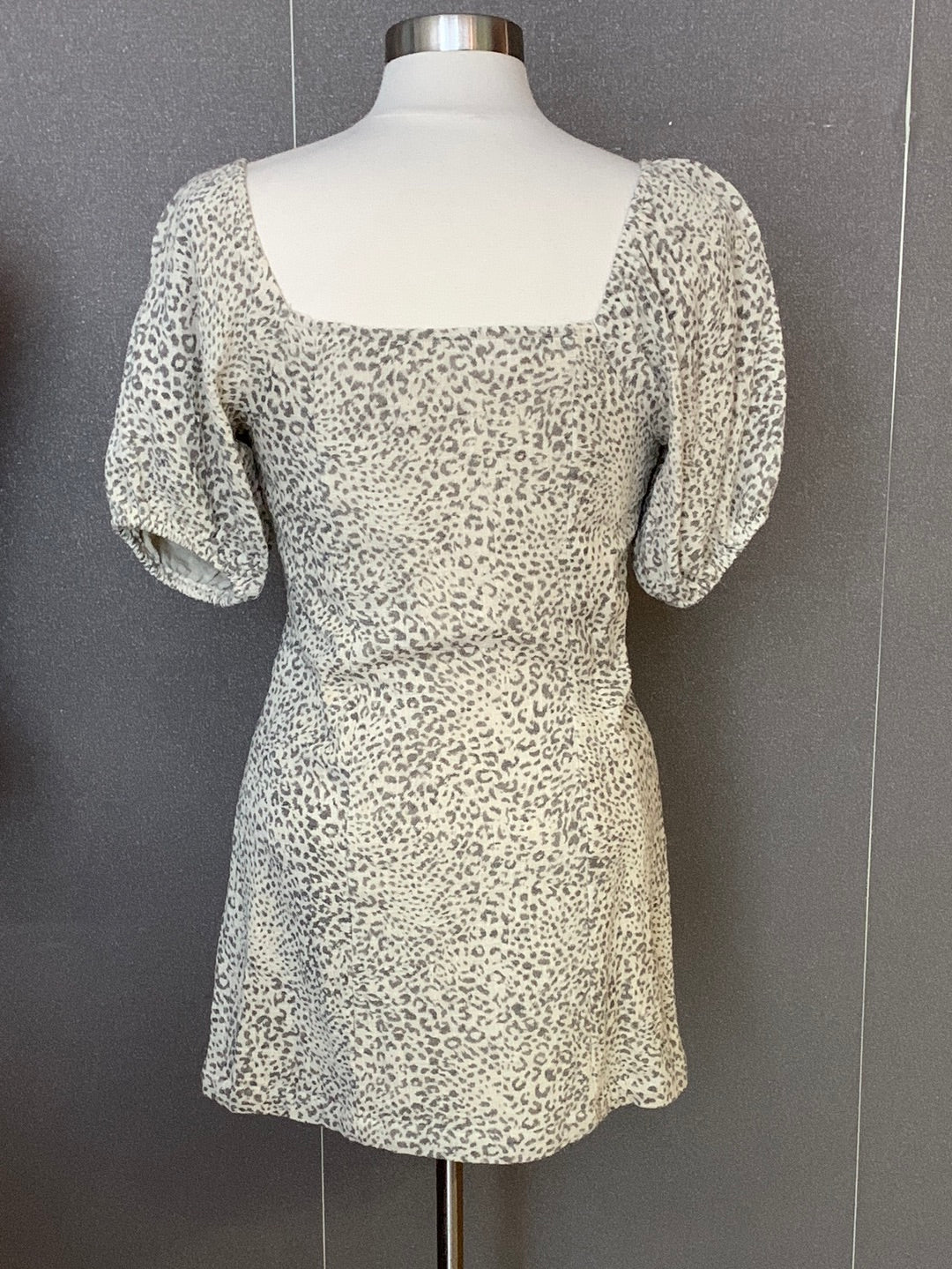 ANIMAL PRINT FRONT BUTTONS DRESS